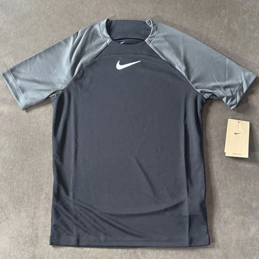 Nike Kids Youth Unisex Academy Pro Jersey Black Gray Short Sleeve T-Shirt MEDIUM